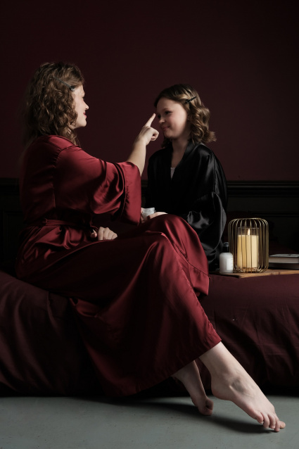 Семейная фотосессия в студии по выгодной цене от сети фотостудий Fashion Box в Барнауле – фото № 15