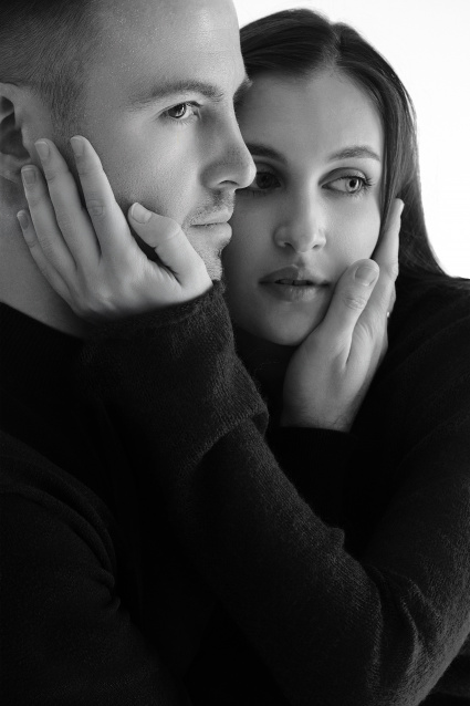 Фотосессия Love Story для пары - забронировать фотосессию в студии от сети фотостудий Fashion Box в Барнауле – фото № 4