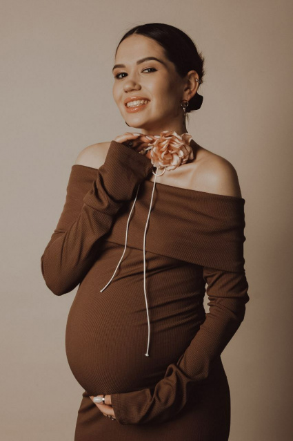 Фотосессия для беременных «В ожидании чуда» - заказать профессиональную фотосъемку от сети фотостудий Fashion Box в Барнауле – фото № 2