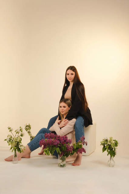 Фотосессия для двух подруг - заказать фотосъемку от сети фотостудии Fashion Box в Барнауле – фото № 20