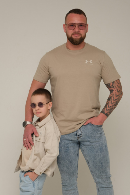 Семейная фотосессия в студии по выгодной цене от сети фотостудий Fashion Box в Барнауле – фото № 12