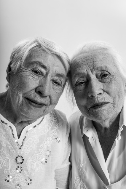 Семейная фотосессия в студии по выгодной цене от сети фотостудий Fashion Box в Барнауле – фото № 20