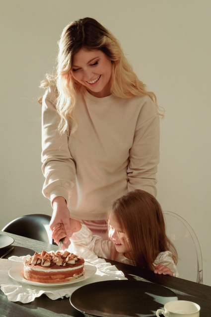 Семейная фотосессия в студии по выгодной цене от сети фотостудий Fashion Box в Барнауле – фото № 18