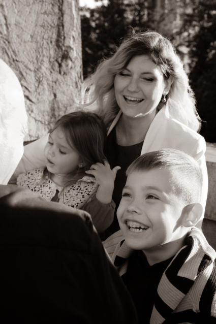 Семейная фотосессия в студии по выгодной цене от сети фотостудий Fashion Box в Барнауле – фото № 6