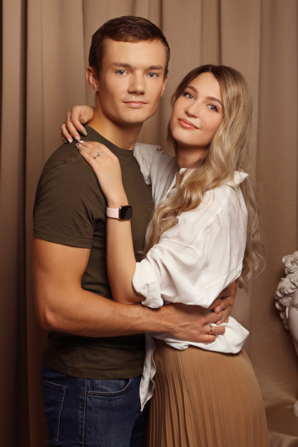 Фотосессия Love Story для пары - забронировать фотосессию в студии от сети фотостудий Fashion Box в Барнауле – фото № 3