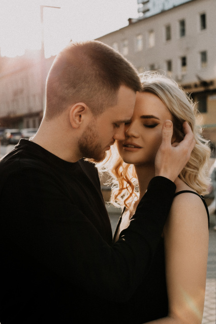 Фотосессия Love Story для пары - забронировать фотосессию в студии от сети фотостудий Fashion Box в Барнауле – фото № 10