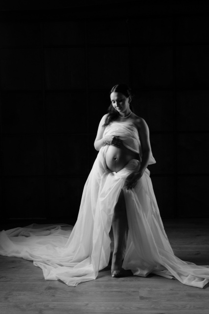 Фотосессия для беременных «В ожидании чуда» - заказать профессиональную фотосъемку от сети фотостудий Fashion Box в Барнауле – фото № 8