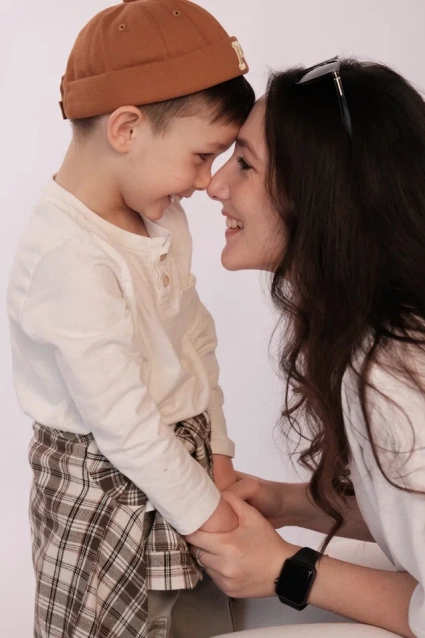 Семейная фотосессия в студии по выгодной цене от сети фотостудий Fashion Box в Барнауле – фото № 10