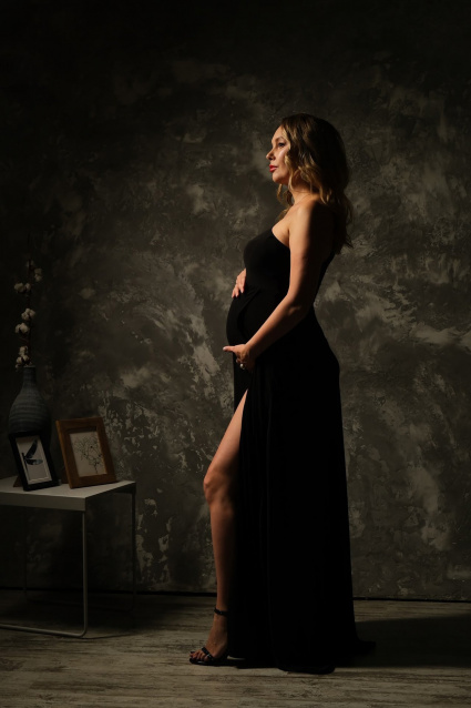 Фотосессия для беременных «В ожидании чуда» - заказать профессиональную фотосъемку от сети фотостудий Fashion Box в Барнауле – фото № 12