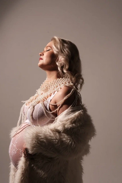 Фотосессия для беременных «В ожидании чуда» - заказать профессиональную фотосъемку от сети фотостудий Fashion Box в Барнауле – фото № 12