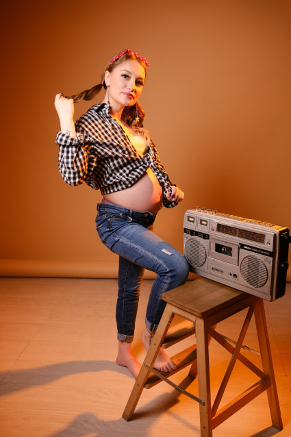 Фотосессия для беременных «В ожидании чуда» - заказать профессиональную фотосъемку от сети фотостудий Fashion Box в Барнауле – фото № 35