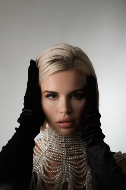 Индивидуальная фотосессия в 2-х образах - съемка от профессионалов студии Fashion Box в Барнауле – фото № 24